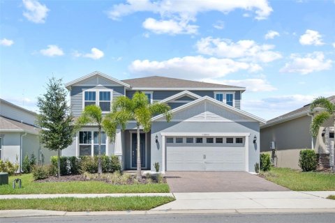 House in Montverde, Florida 5 bedrooms, 336.4 sq.m. № 1881213 - photo 1
