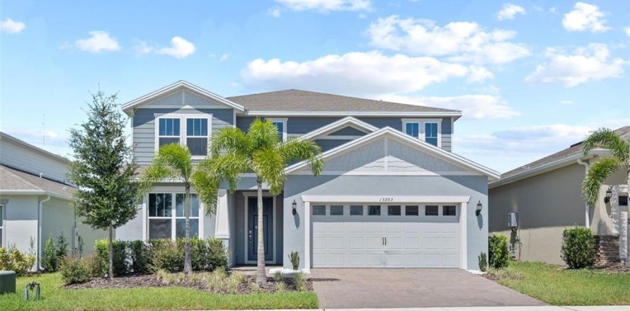 House in Montverde, Florida 5 bedrooms, 336.4 sq.m. № 1881213