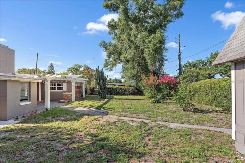 House in Orlando, Florida 4 bedrooms, 171.96 sq.m. № 1918614 - photo 22