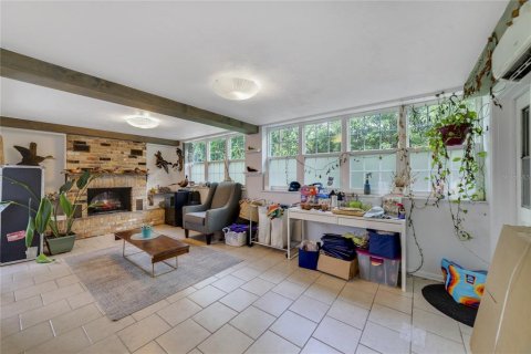 House in Orlando, Florida 4 bedrooms, 171.96 sq.m. № 1918614 - photo 12
