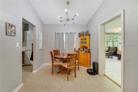 House in Orlando, Florida 4 bedrooms, 171.96 sq.m. № 1918614 - photo 13