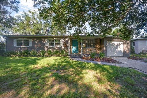 House in Orlando, Florida 4 bedrooms, 171.96 sq.m. № 1918614 - photo 1