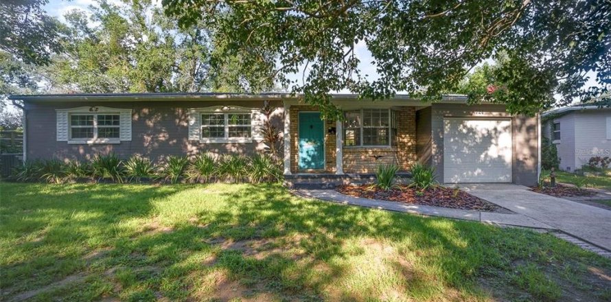 House in Orlando, Florida 4 bedrooms, 171.96 sq.m. № 1918614