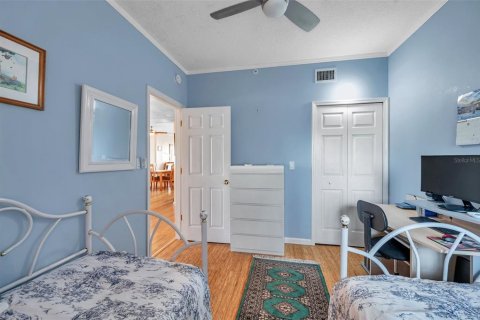 Condo in Madeira Beach, Florida, 3 bedrooms  № 2214850 - photo 29