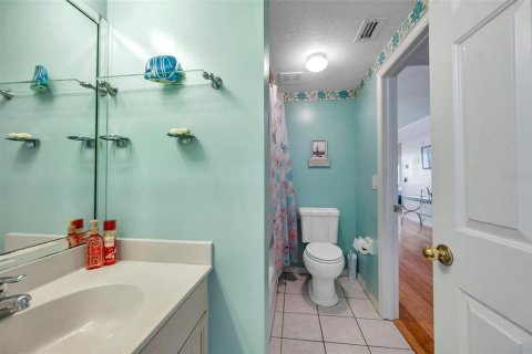 Condo in Madeira Beach, Florida, 3 bedrooms  № 2214850 - photo 26