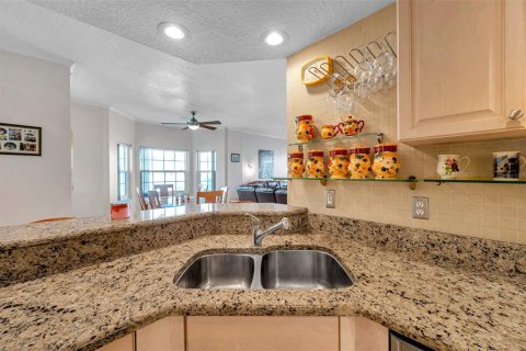 Condo in Madeira Beach, Florida, 3 bedrooms  № 2214850 - photo 15