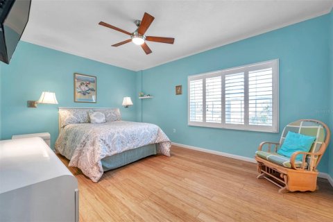 Condo in Madeira Beach, Florida, 3 bedrooms  № 2214850 - photo 20