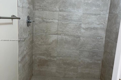 Condominio en alquiler en Sunrise, Florida, 2 dormitorios, 95.13 m2 № 1897314 - foto 8