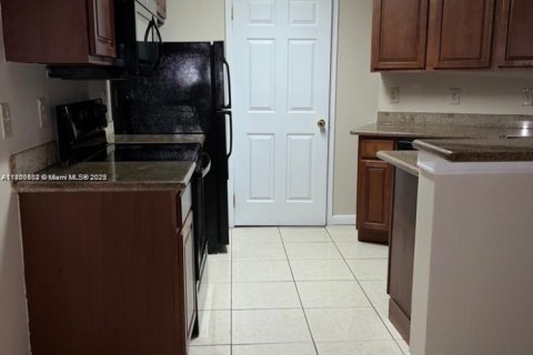 Condominio en alquiler en Sunrise, Florida, 2 dormitorios, 95.13 m2 № 1897314 - foto 3