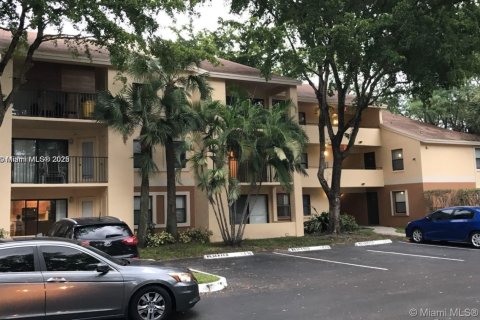 Condominio en alquiler en Sunrise, Florida, 2 dormitorios, 95.13 m2 № 1897314 - foto 1