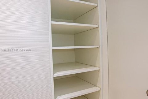 Copropriété à louer à Miami, Floride: 2 chambres, 92.34 m2 № 2075175 - photo 8