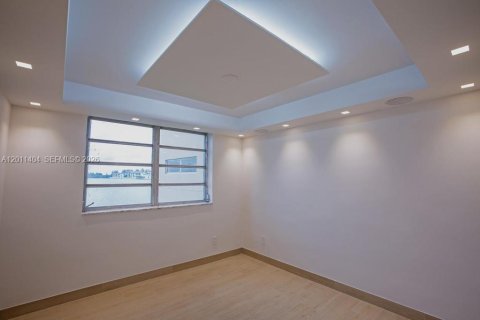 Copropriété à louer à Miami, Floride: 2 chambres, 92.34 m2 № 2075175 - photo 9