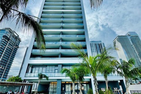 Condo in Miami, Florida, 1 bedroom  № 1953350 - photo 3