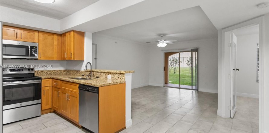 Кондоминиум с 2 спальнями в Коконат Крик, Флорида № 2010128