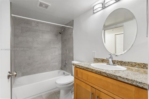 Снять в аренду кондоминиум в Коконат Крик, Флорида 2 спальни, 94.3м2, № 2010128 - фото 7