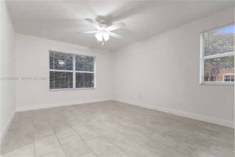 Снять в аренду кондоминиум в Коконат Крик, Флорида 2 спальни, 94.3м2, № 2010128 - фото 8