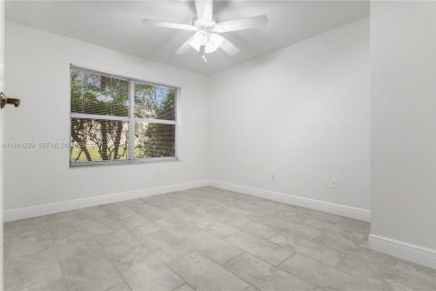 Снять в аренду кондоминиум в Коконат Крик, Флорида 2 спальни, 94.3м2, № 2010128 - фото 6