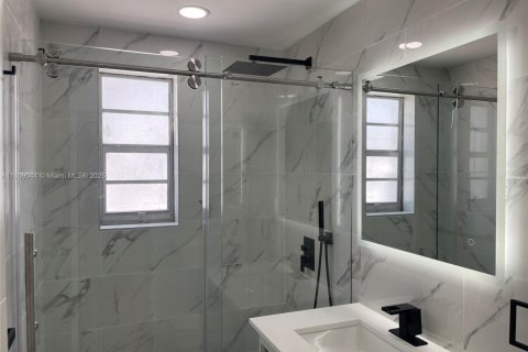 Condominio en venta en Miami Beach, Florida, 1 dormitorio, 60.39 m2 № 1980069 - foto 18