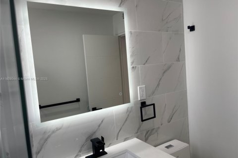 Condominio en venta en Miami Beach, Florida, 1 dormitorio, 60.39 m2 № 1980069 - foto 19