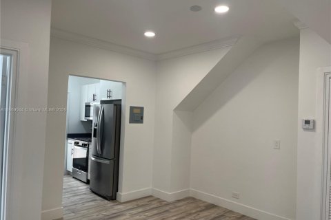 Condominio en venta en Miami Beach, Florida, 1 dormitorio, 60.39 m2 № 1980069 - foto 11