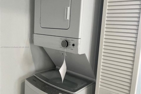 Condominio en venta en Miami Beach, Florida, 1 dormitorio, 60.39 m2 № 1980069 - foto 20