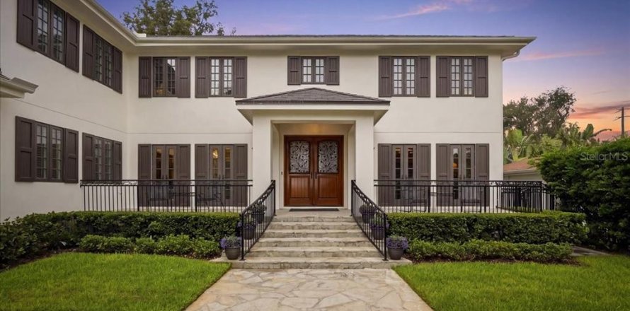 Villa ou maison à Tampa, Floride 5 chambres, 397.44 m2 № 2284353