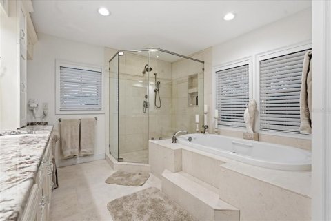Villa ou maison à vendre à Tampa, Floride: 5 chambres, 397.44 m2 № 2284353 - photo 21
