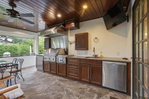 Villa ou maison à vendre à Tampa, Floride: 5 chambres, 397.44 m2 № 2284353 - photo 12