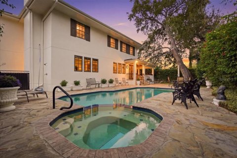 Villa ou maison à vendre à Tampa, Floride: 5 chambres, 397.44 m2 № 2284353 - photo 2