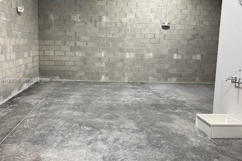 Commercial property in Sweetwater, Florida № 2042861 - photo 5