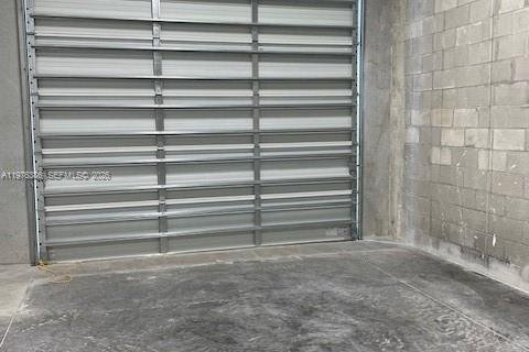 Commercial property in Sweetwater, Florida № 2042861 - photo 7