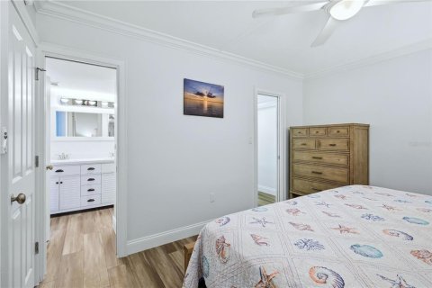 Condo in Venice, Florida, 2 bedrooms  № 2094139 - photo 28