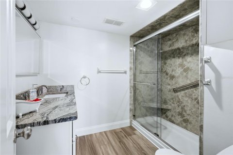 Condo in Venice, Florida, 2 bedrooms  № 2094139 - photo 24