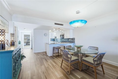 Condo in Venice, Florida, 2 bedrooms  № 2094139 - photo 9