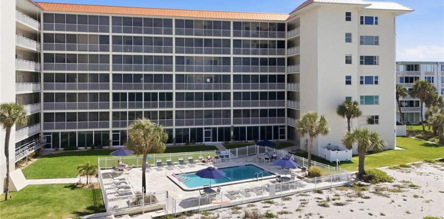 Condo in Venice, Florida, 2 bedrooms  № 2094139