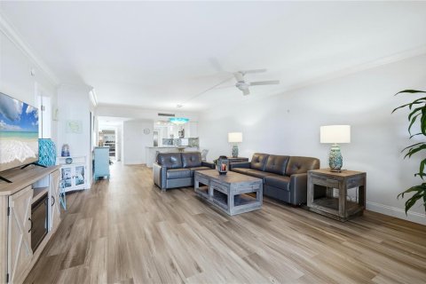 Condo in Venice, Florida, 2 bedrooms  № 2094139 - photo 8