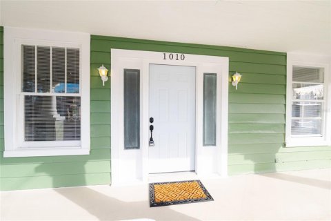 House in Tampa, Florida 3 bedrooms, 121.14 sq.m. № 1541325 - photo 29