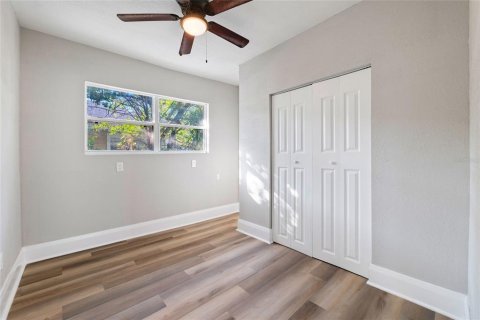 House in Tampa, Florida 3 bedrooms, 121.14 sq.m. № 1541325 - photo 14