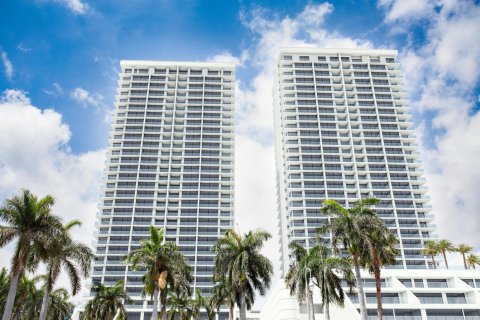 Condo in West Palm Beach, Florida, 2 bedrooms № 2246695