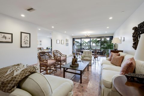 Condo in West Palm Beach, Florida, 2 bedrooms № 2246695 - photo 11