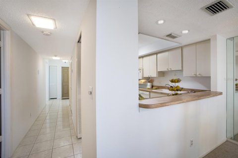Condo in Sarasota, Florida, 2 bedrooms  № 1786400 - photo 20