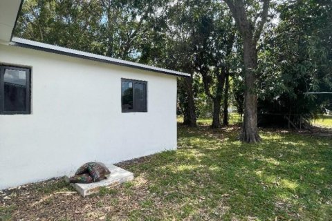 House in Lauderhill, Florida 4 bedrooms, 99.13 sq.m. № 1175154 - photo 1