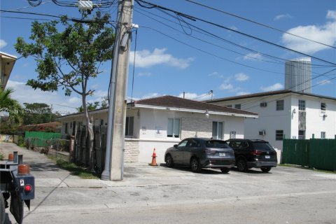 Commercial property in Miami, Florida 249.44 sq.m. № 1863584 - photo 18