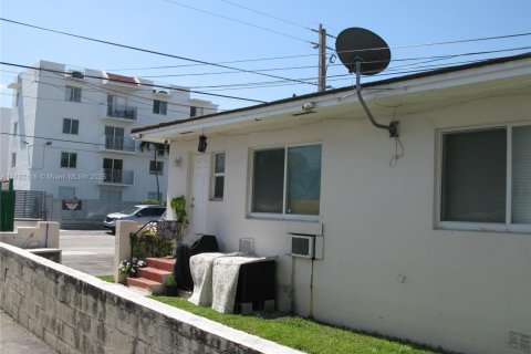 Commercial property in Miami, Florida 249.44 sq.m. № 1863584 - photo 8