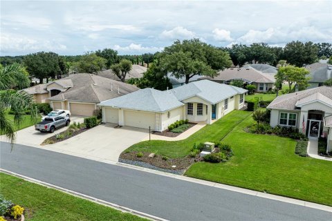 House in Tavares, Florida 3 bedrooms, 159.7 sq.m. № 2351799