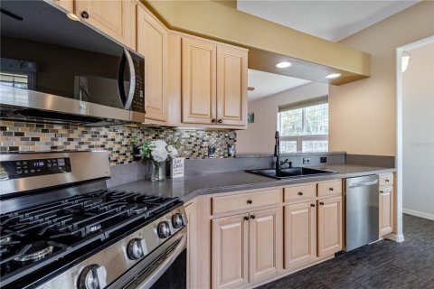 Villa ou maison à vendre à Tavares, Floride: 3 chambres, 159.7 m2 № 2351799 - photo 10