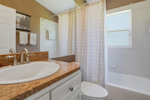 Villa ou maison à vendre à Wesley Chapel, Floride: 2 chambres, 164.72 m2 № 2142115 - photo 10