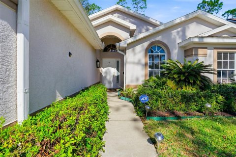 Villa ou maison à vendre à Wesley Chapel, Floride: 2 chambres, 164.72 m2 № 2142115 - photo 5