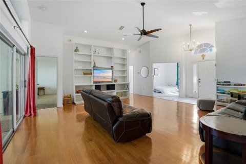 Villa ou maison à vendre à Wesley Chapel, Floride: 2 chambres, 164.72 m2 № 2142115 - photo 8