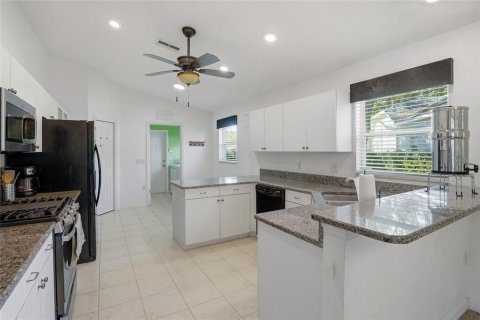Villa ou maison à vendre à Wesley Chapel, Floride: 2 chambres, 164.72 m2 № 2142115 - photo 14